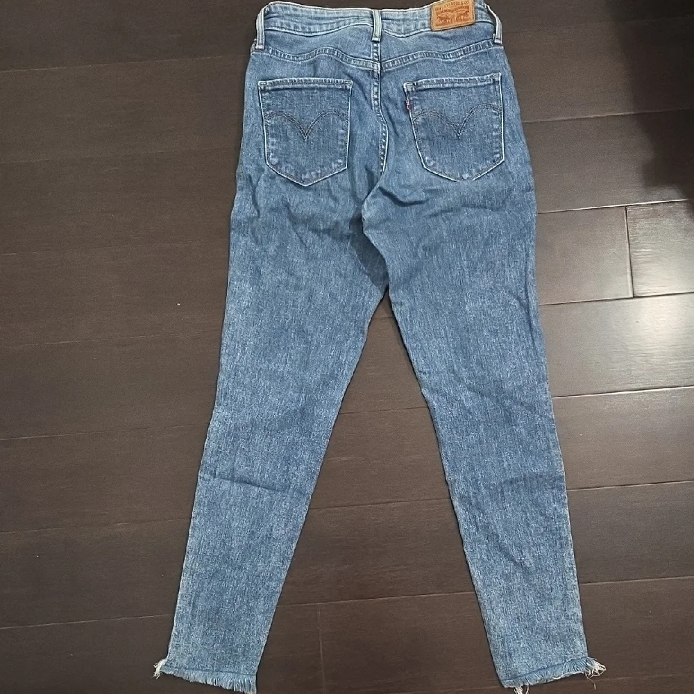 Levi's Blue Ankle Jeans for Women - Picture 4 of 4